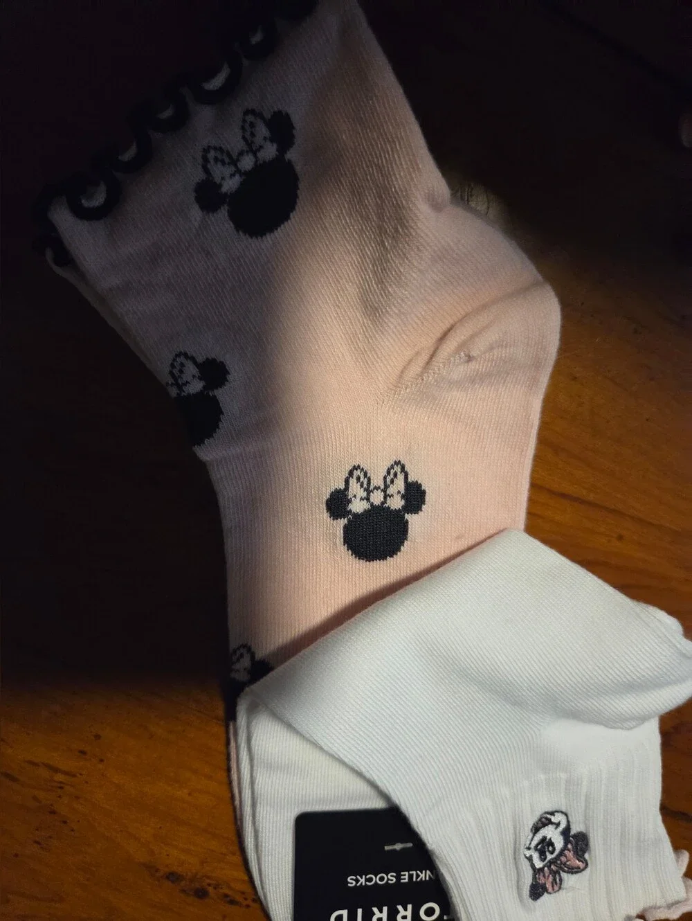 torrid White Minnie Mouse Ruffled Ankle Socks